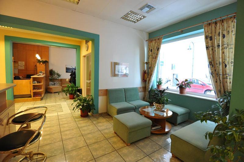 Hotel Avra Volos Exteriör bild
